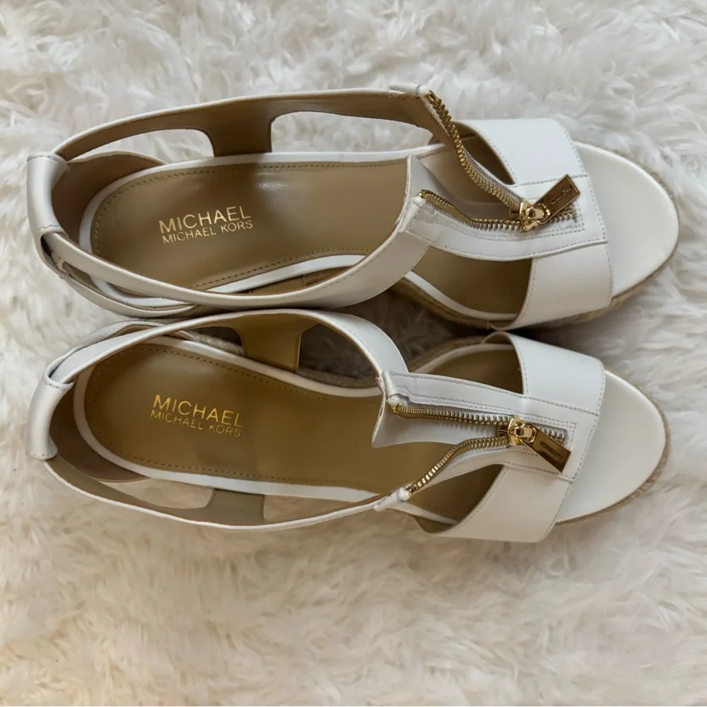 Michael Kors Cream Wedge Sandals with Gold Zipper - Picture 4 of 6